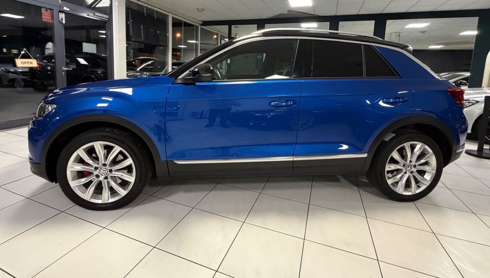 Volkswagen T-Roc 2.0 Sport 4M 1.Hand ACC PANO LED CAM DSG foto 8