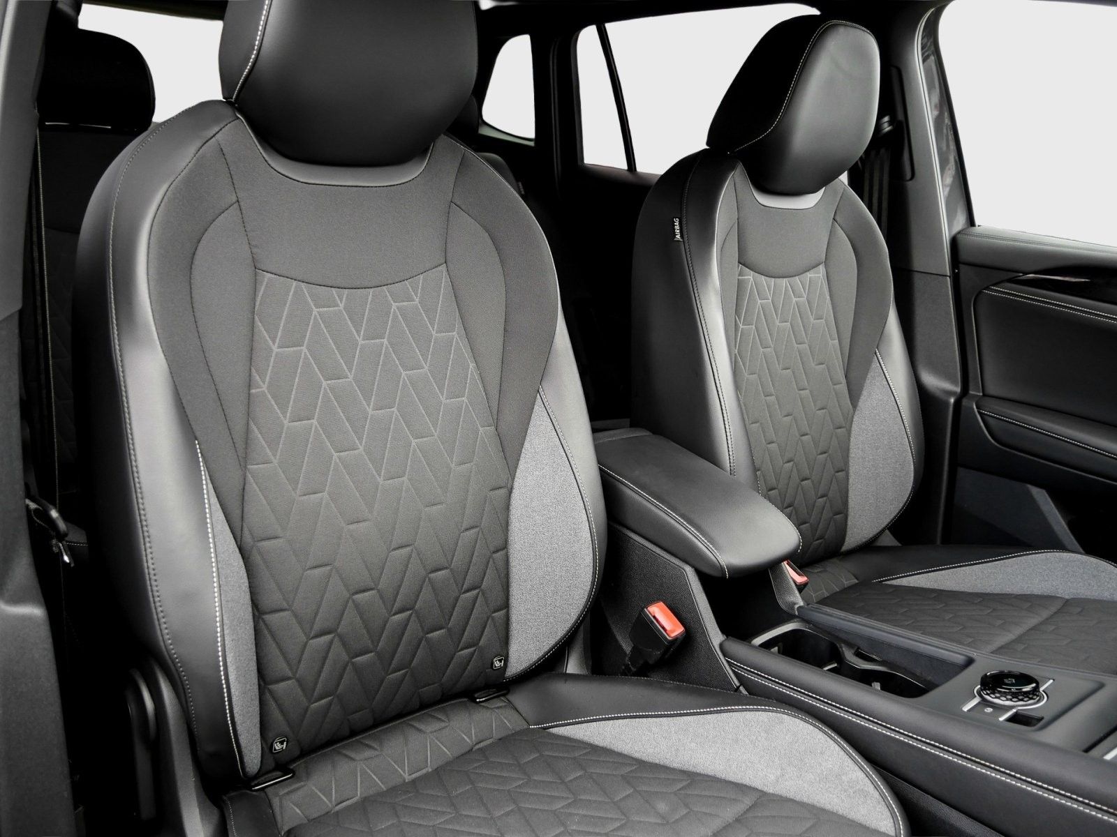 Volkswagen Tiguan GOAL 1.5 eTSI DSG IQ.Light Navi AHK AreaV foto 6