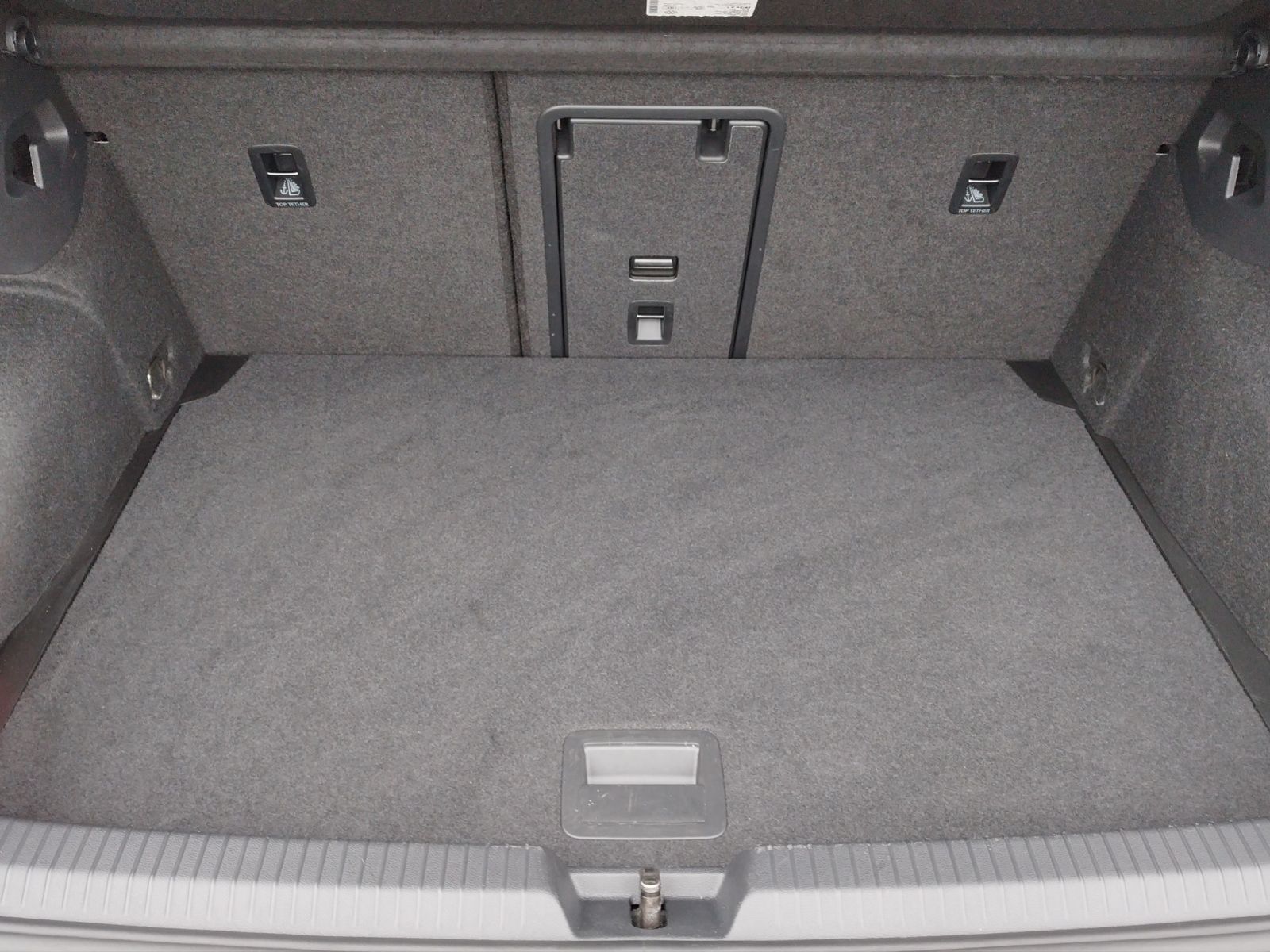 Volkswagen Golf VIII Active 1.5 TSI AHK/LED+/RFK/SHZ/DAB+ foto 12