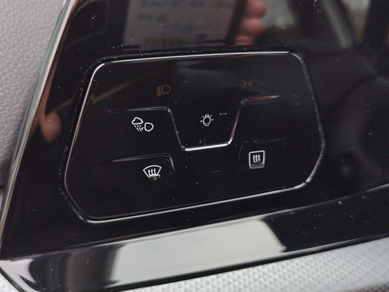 Volkswagen Golf VIII Active 1.5 TSI AHK/LED+/RFK/SHZ/DAB+ foto 21