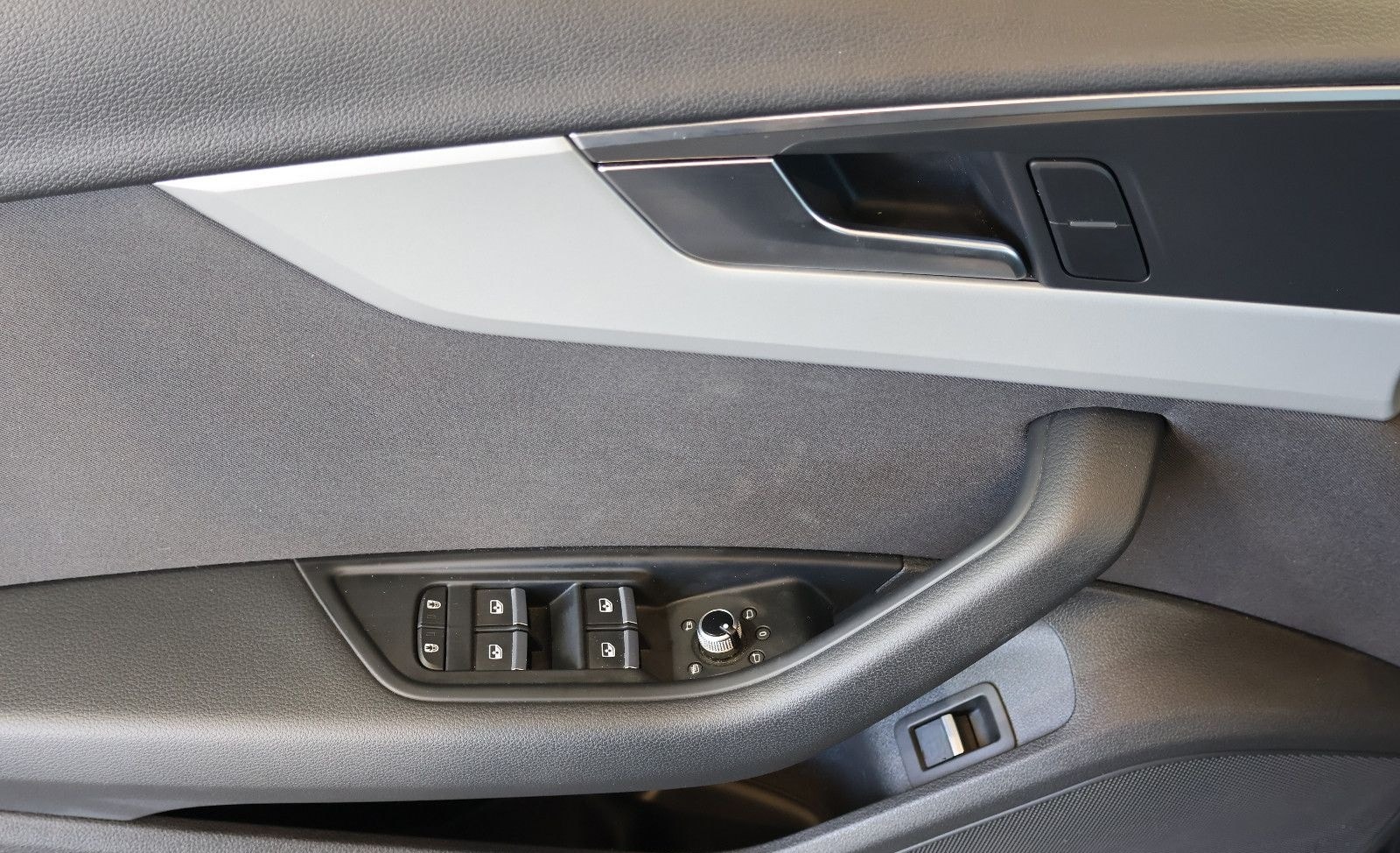 Audi A4 Avant 35 TFSI CARPLAY+FRONT+KEY+LED+17" foto 11