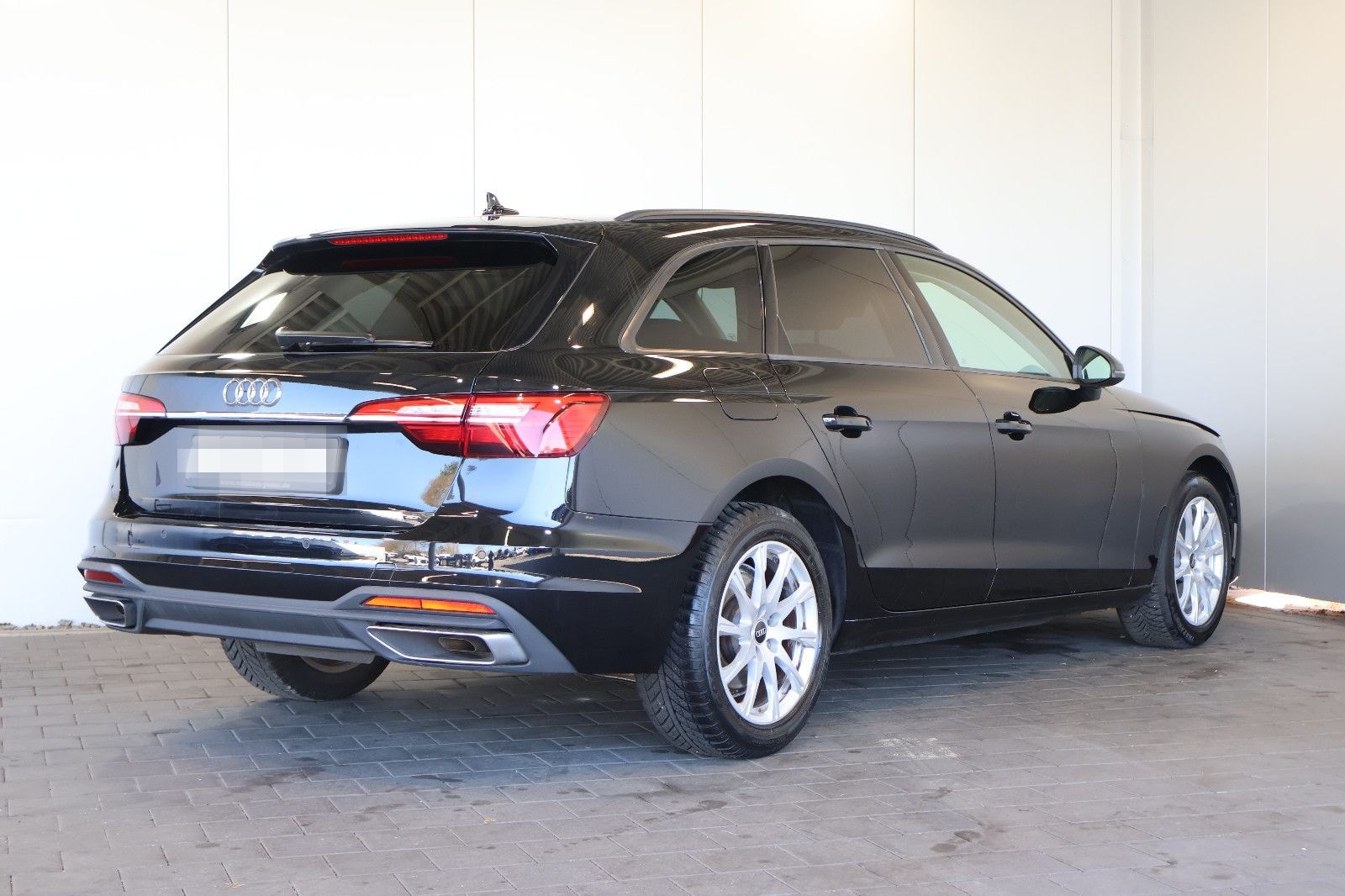 Audi A4 Avant 35 TFSI CARPLAY+FRONT+KEY+LED+17" foto 4