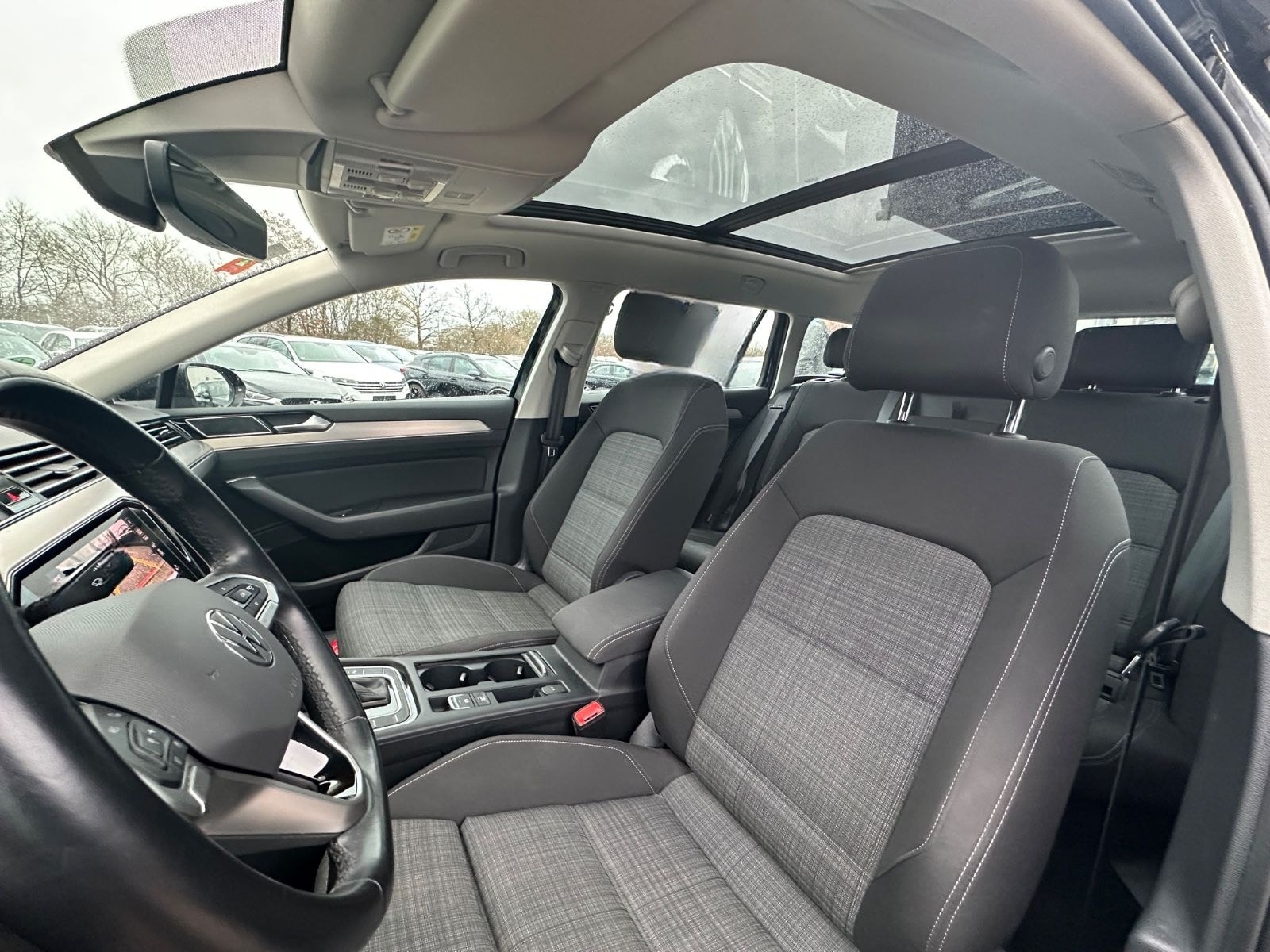 Volkswagen Passat 2.0 TDI DSG Variant Business*PANO*R-CAM* foto 17