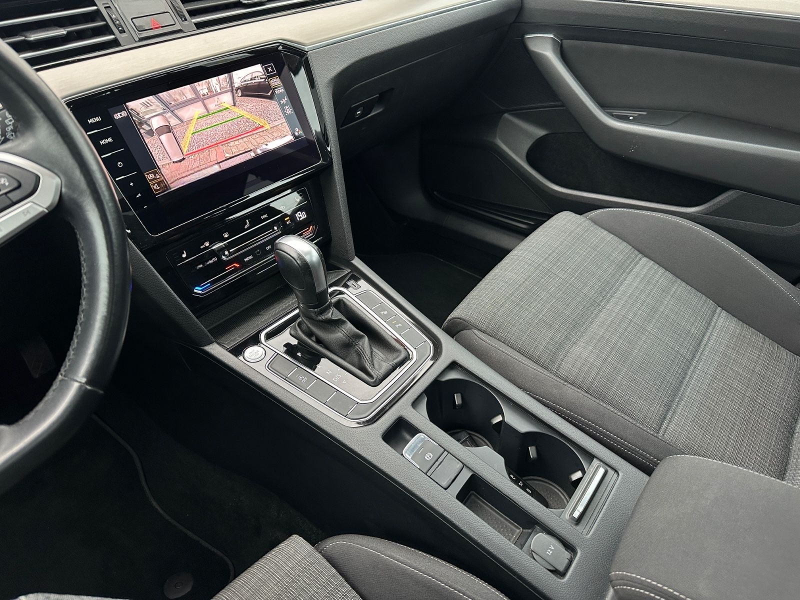 Volkswagen Passat 2.0 TDI DSG Variant Business*PANO*R-CAM* foto 24