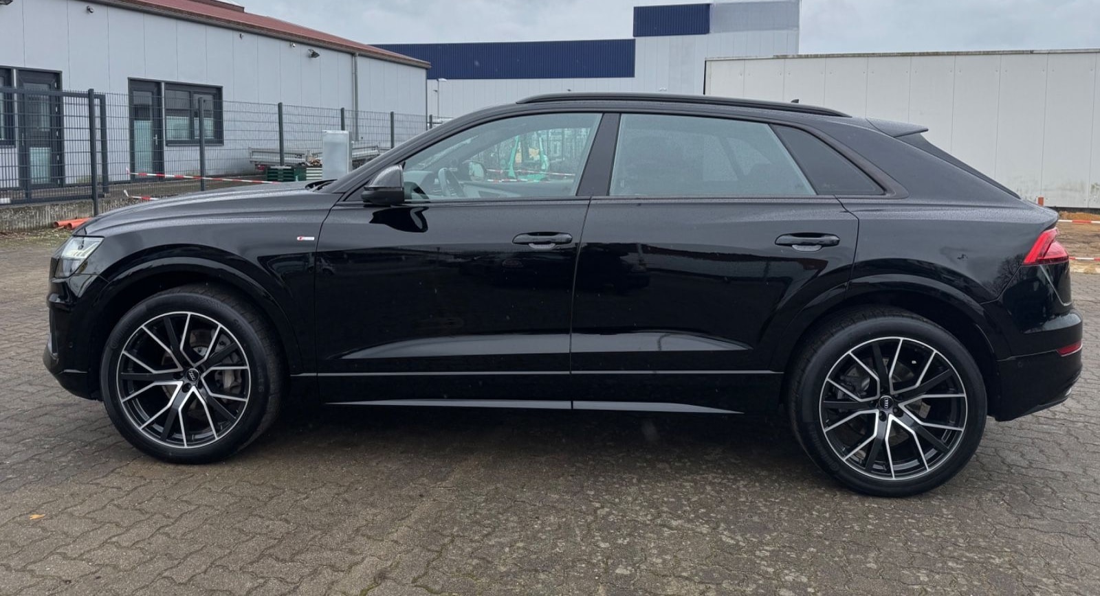 Audi Q8 50 TDI quattro foto 2