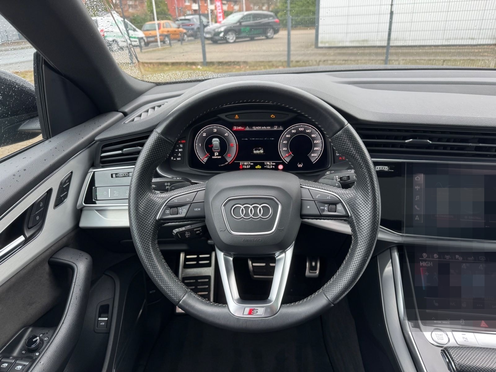 Audi Q8 50 TDI quattro foto 15