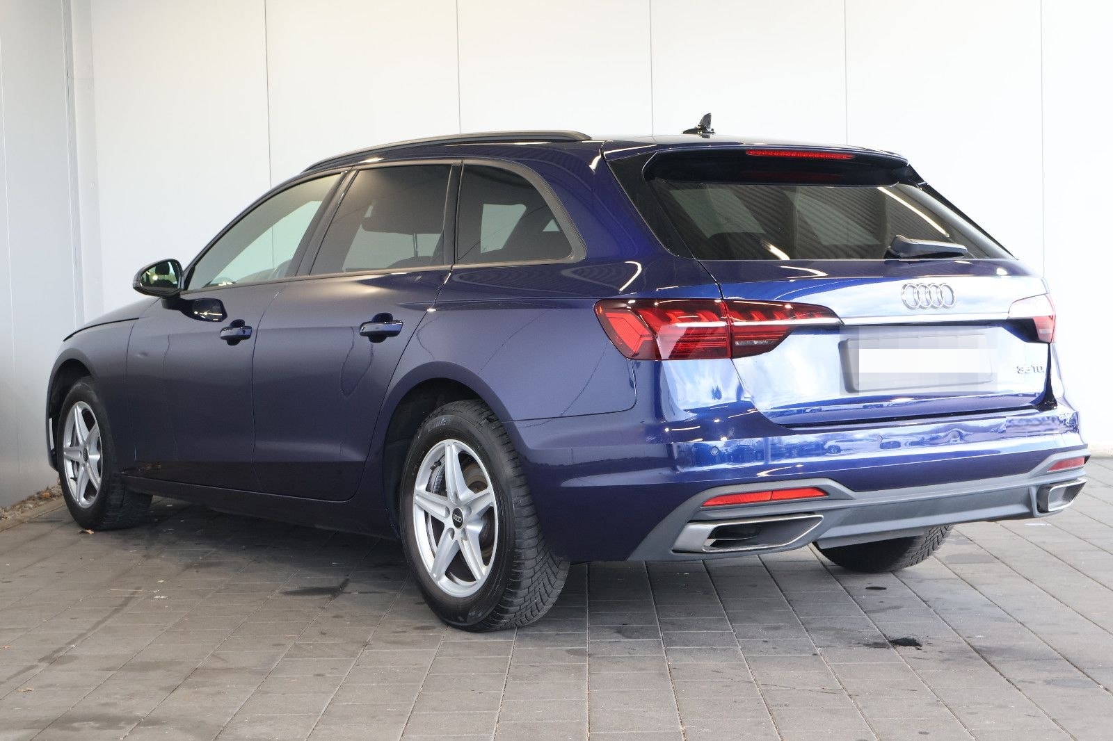 Audi A4 35 TDI NAVI+LANE+LED+AMBIENT+ALU+AHK foto 6