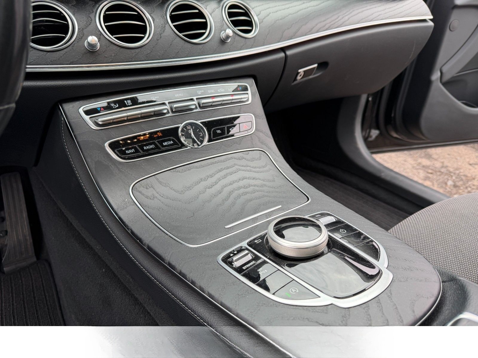 Mercedes-Benz E 220 d Avantgarde Navi Schiebedach LED foto 17