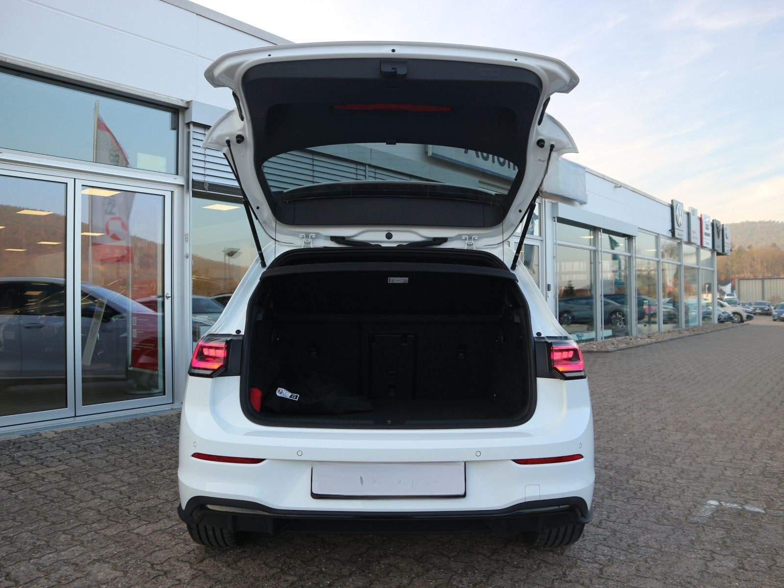 Volkswagen Golf GTE 1.5 TSI DSG eHybrid MATRIX HUD AREA VIE foto 14