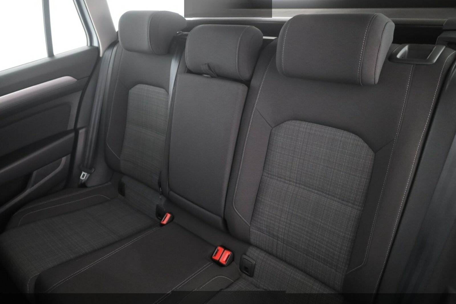 Volkswagen Passat Variant 2.0 TDI Business #AHK#LED#ACC#SHZ foto 13