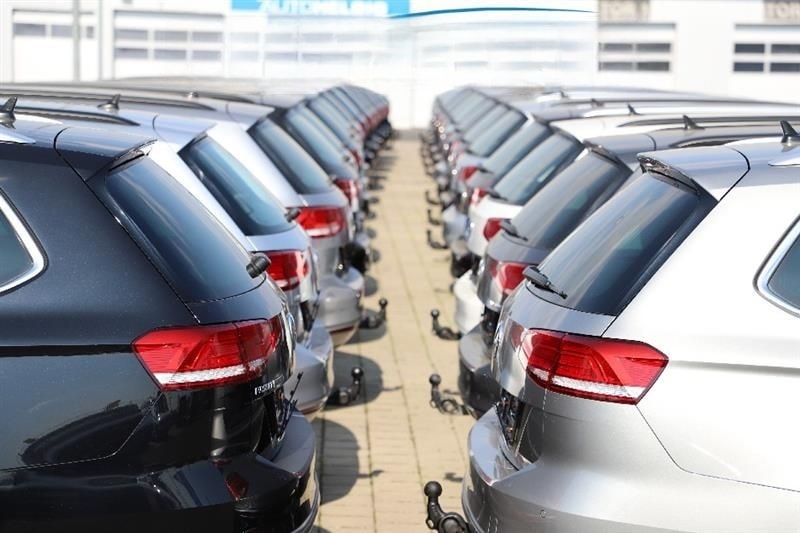 Volkswagen Passat Variant 2.0 TDI Business #AHK#LED#ACC#SHZ foto 21