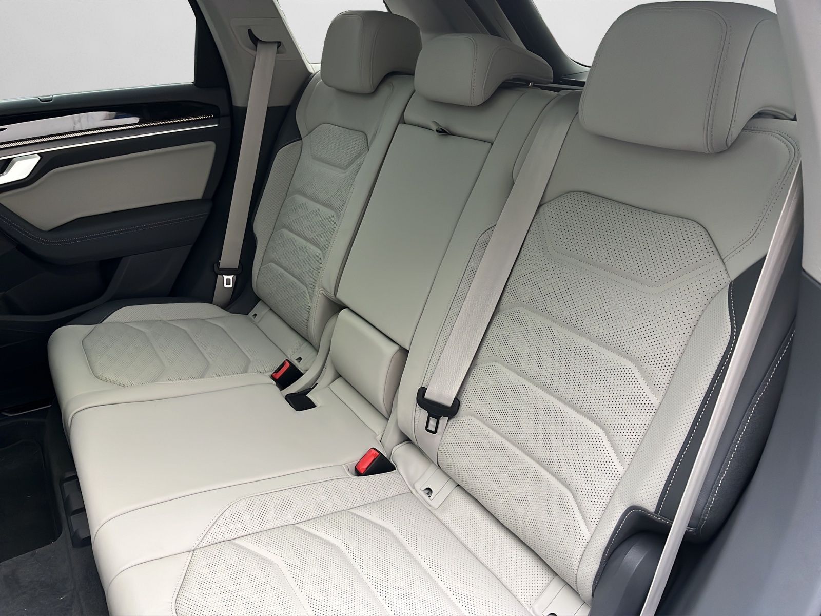 Volkswagen Touareg R-Line 3.0 l V6 TDI 4MOTION / LED / Clim foto 14