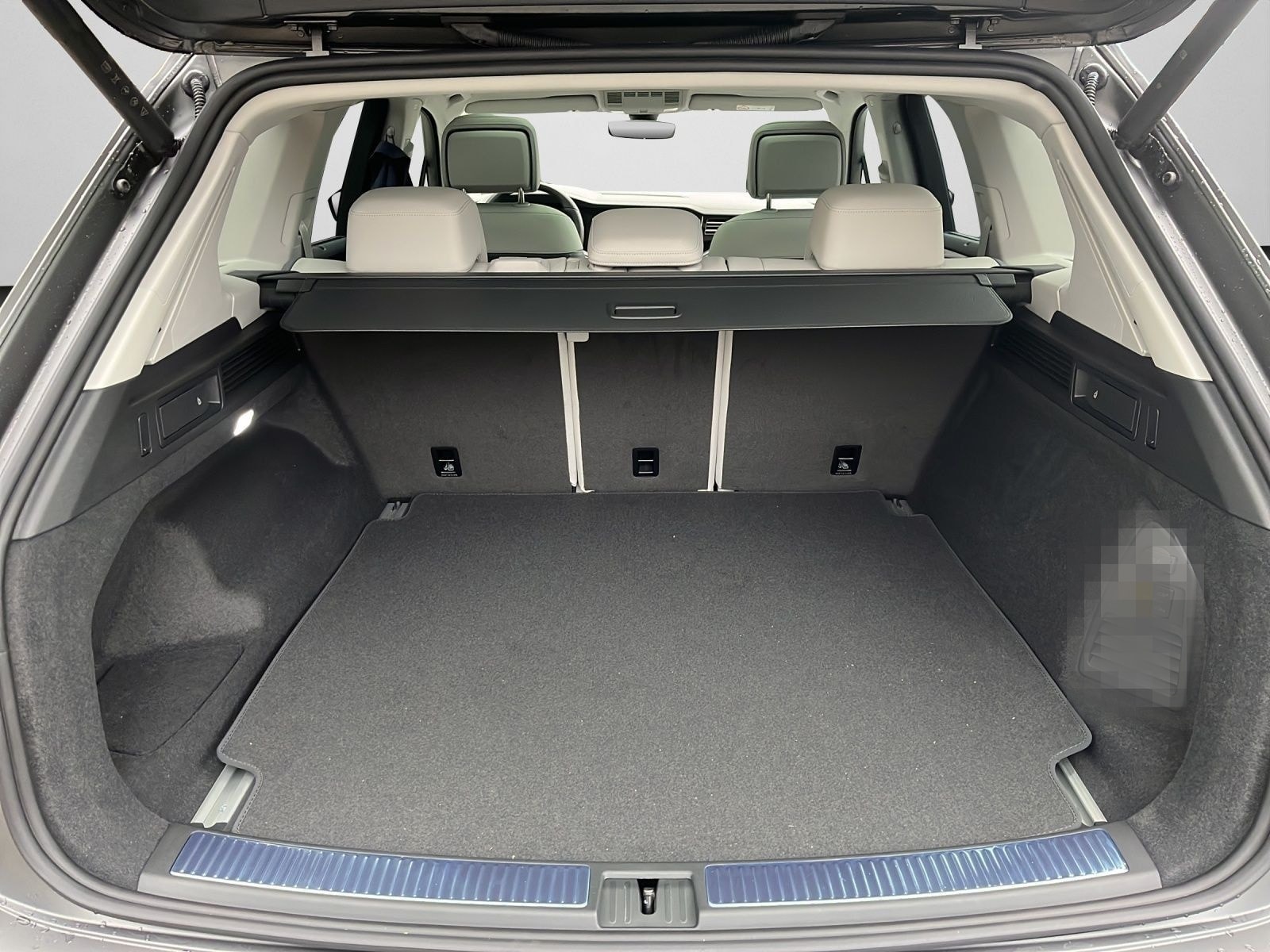 Volkswagen Touareg R-Line 3.0 l V6 TDI 4MOTION / LED / Clim foto 15