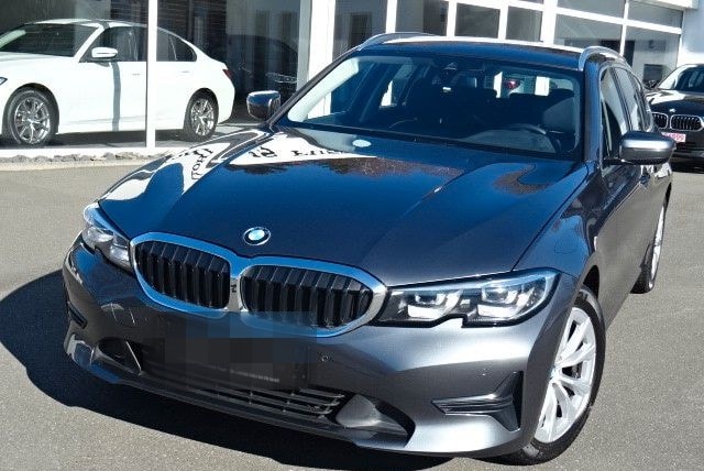 BMW 318d Touring,LEDER,NAVI,LED,AUTOM,PDC,AHK,1HAND foto 2