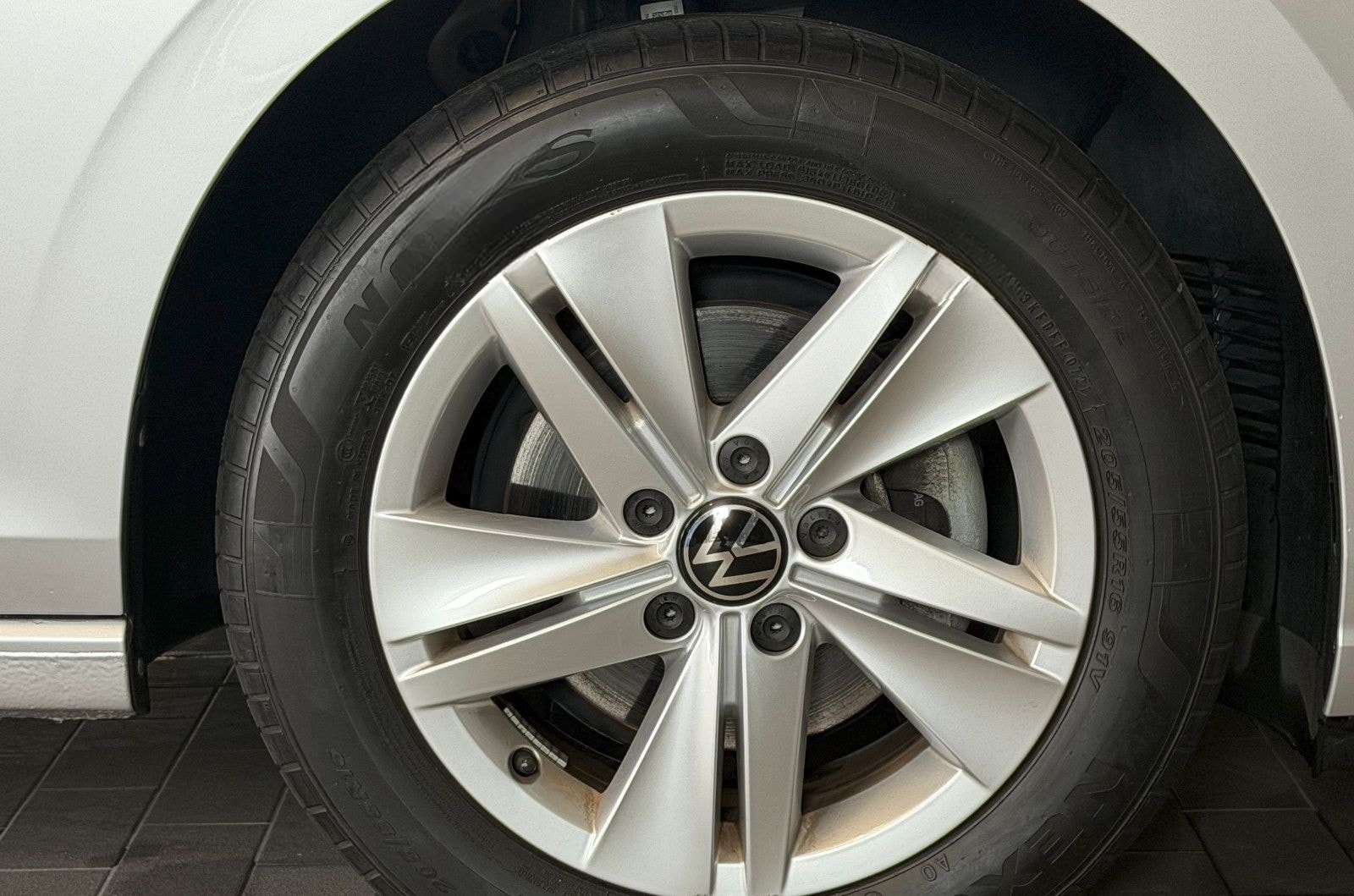 Volkswagen Golf 2.0 TDI Life/KAMERA/PDC/LED/ACC/NAVI/1.Hand foto 9