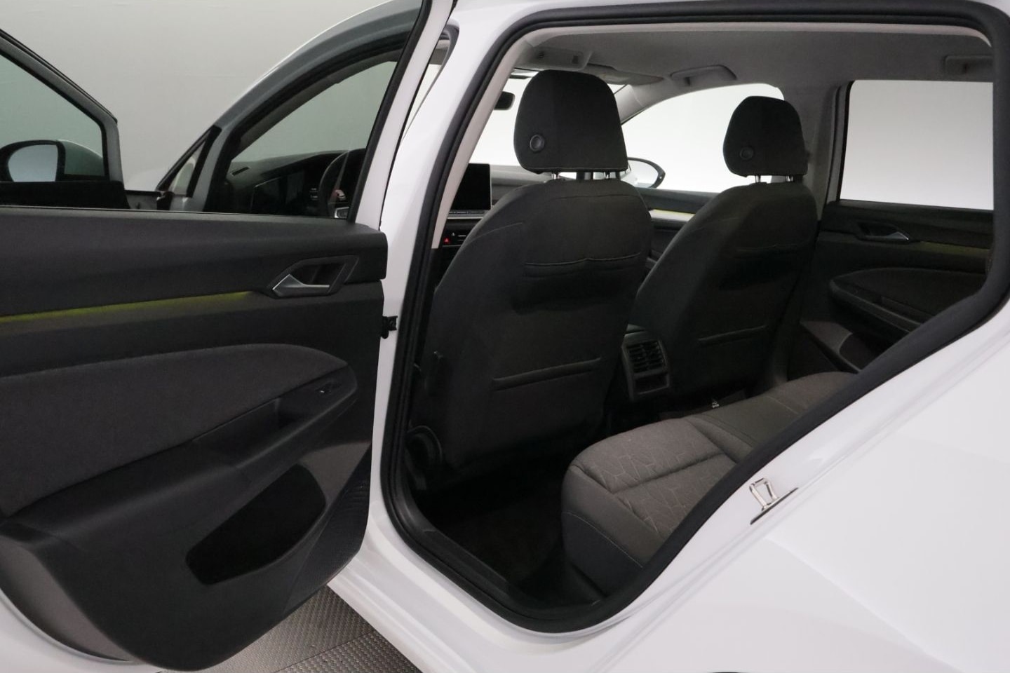 Volkswagen Golf Variant VIII 1.5TSI Life+LED+VIRTUAL+TEMPO foto 18