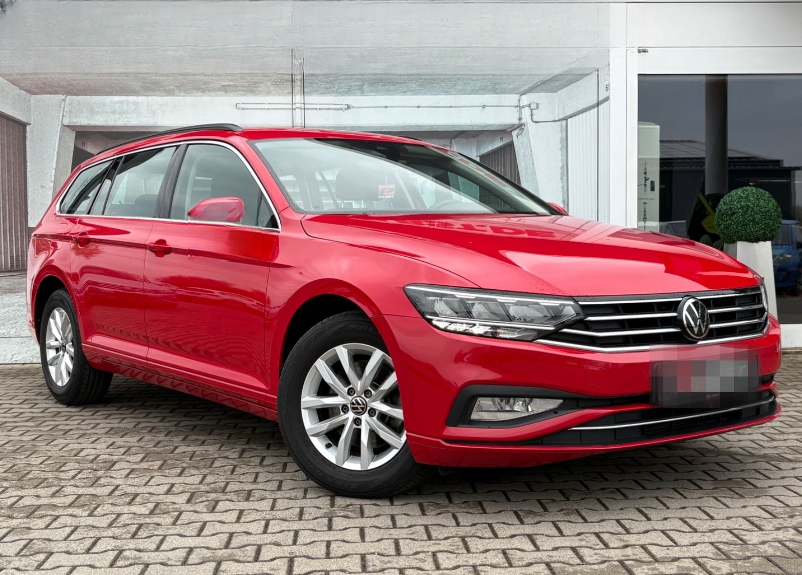 Volkswagen Passat Variant 2.0 TDI Business LED ACC NAVI foto 1