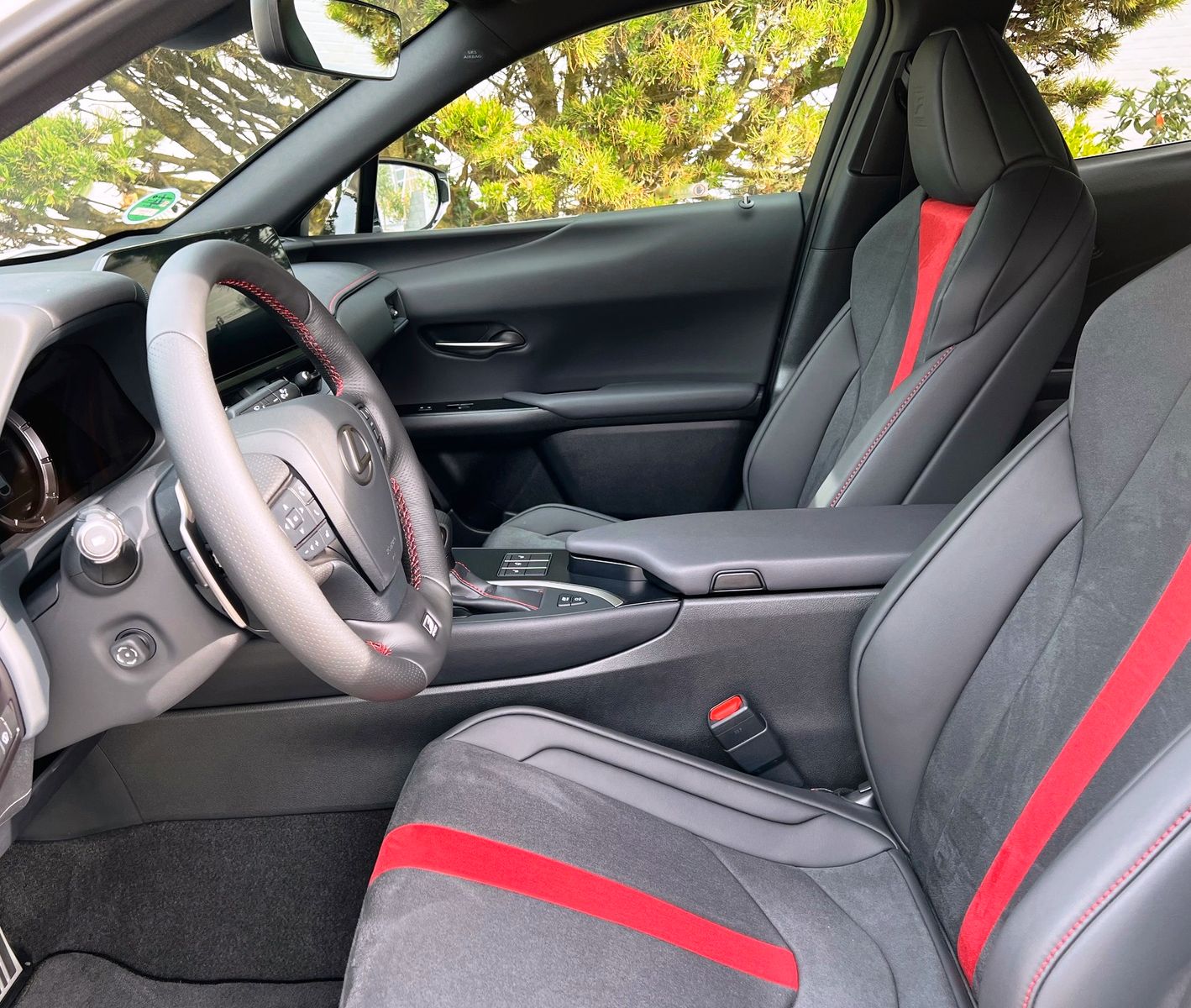 Lexus UX 250H F Sport Leder Kamera SHZ foto 7