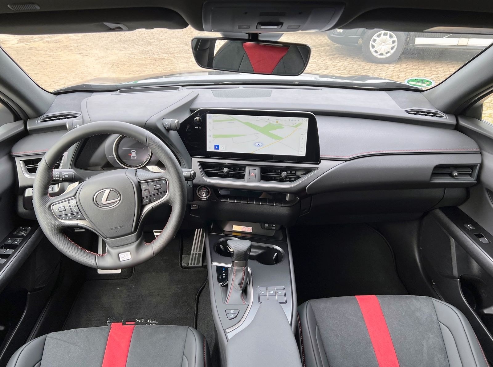 Lexus UX 250H F Sport Leder Kamera SHZ foto 12