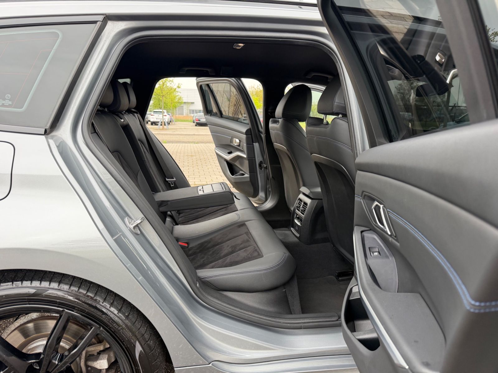 BMW 320 3 Touring 320 d M Sport 1.HD LED 19" foto 13