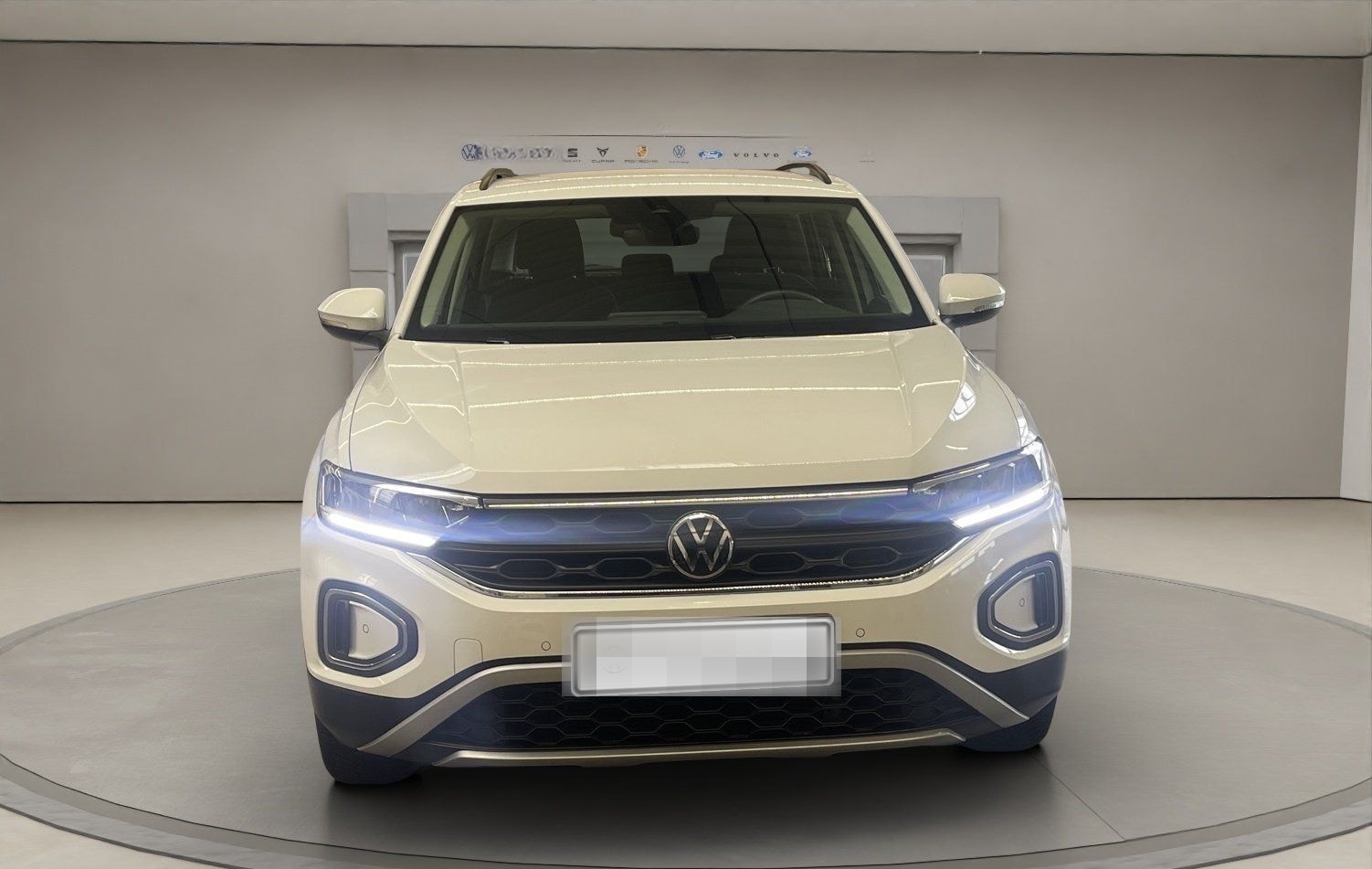 Volkswagen T-Roc 1.0 TSI Life ACC AHK Kam. Virtual KlimaA. foto 3
