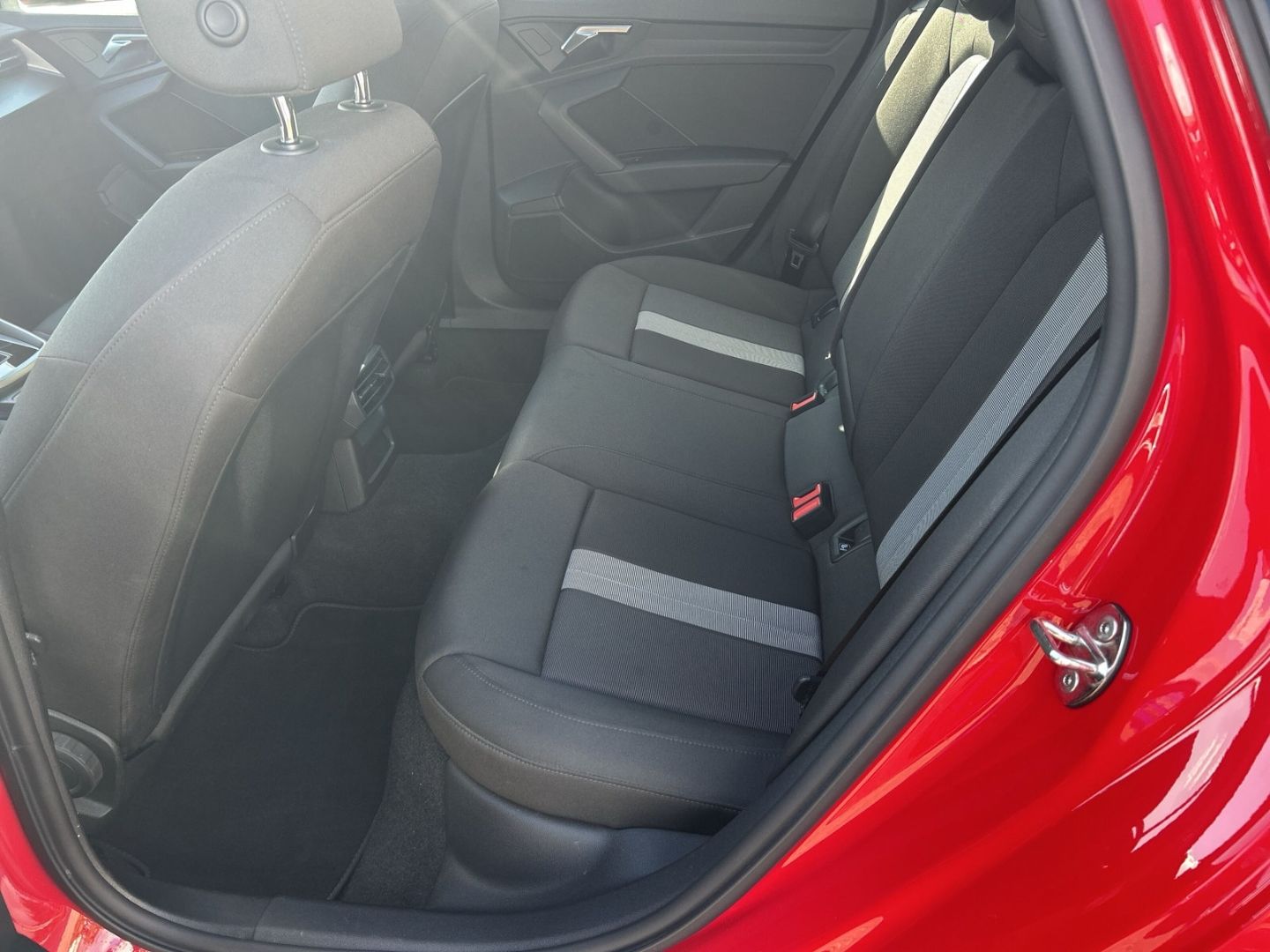 Audi A3 Sportback 40 TFSI e MMI Kam ACC SHz Nav foto 16