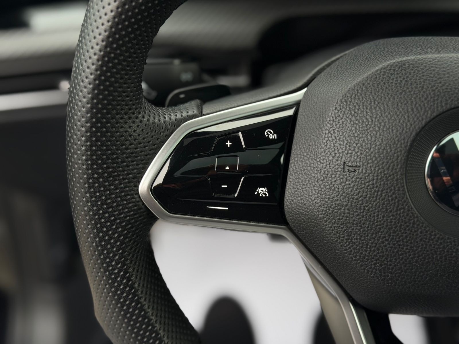 Volkswagen Golf VIII VARIANT R-Line*ACC*AHK*PANO*IQ-LIGHT* foto 20