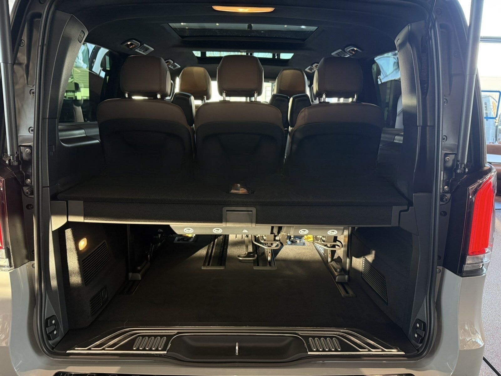 Mercedes-Benz V300 d EXCLUSIVE Lang AMG*AIRMATIC*PANO*STHZ*360 foto 21