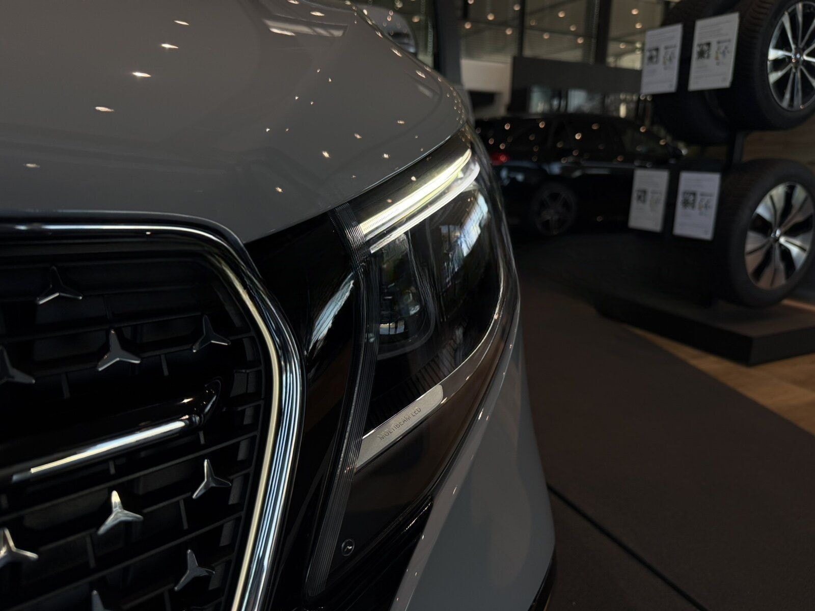 Mercedes-Benz V300 d EXCLUSIVE Lang AMG*AIRMATIC*PANO*STHZ*360 foto 25