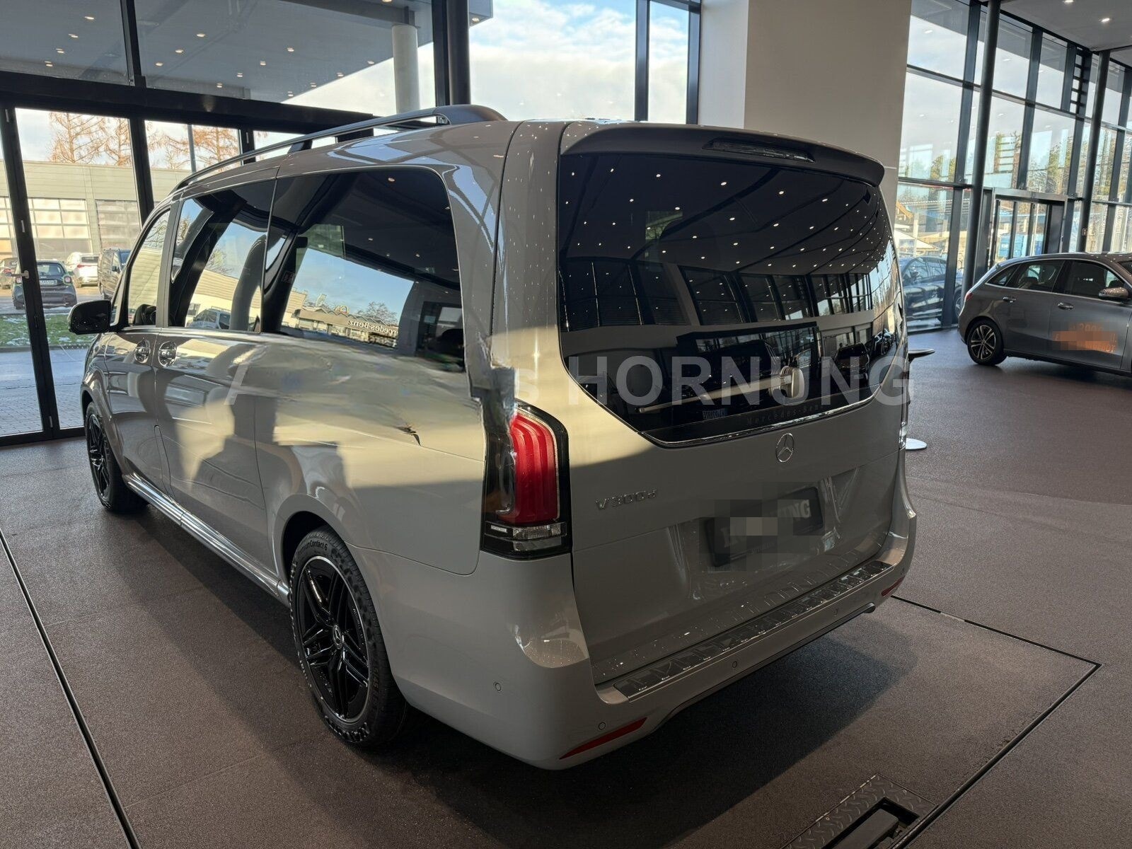 Mercedes-Benz V300 d EXCLUSIVE Lang AMG*AIRMATIC*PANO*STHZ*360 foto 6