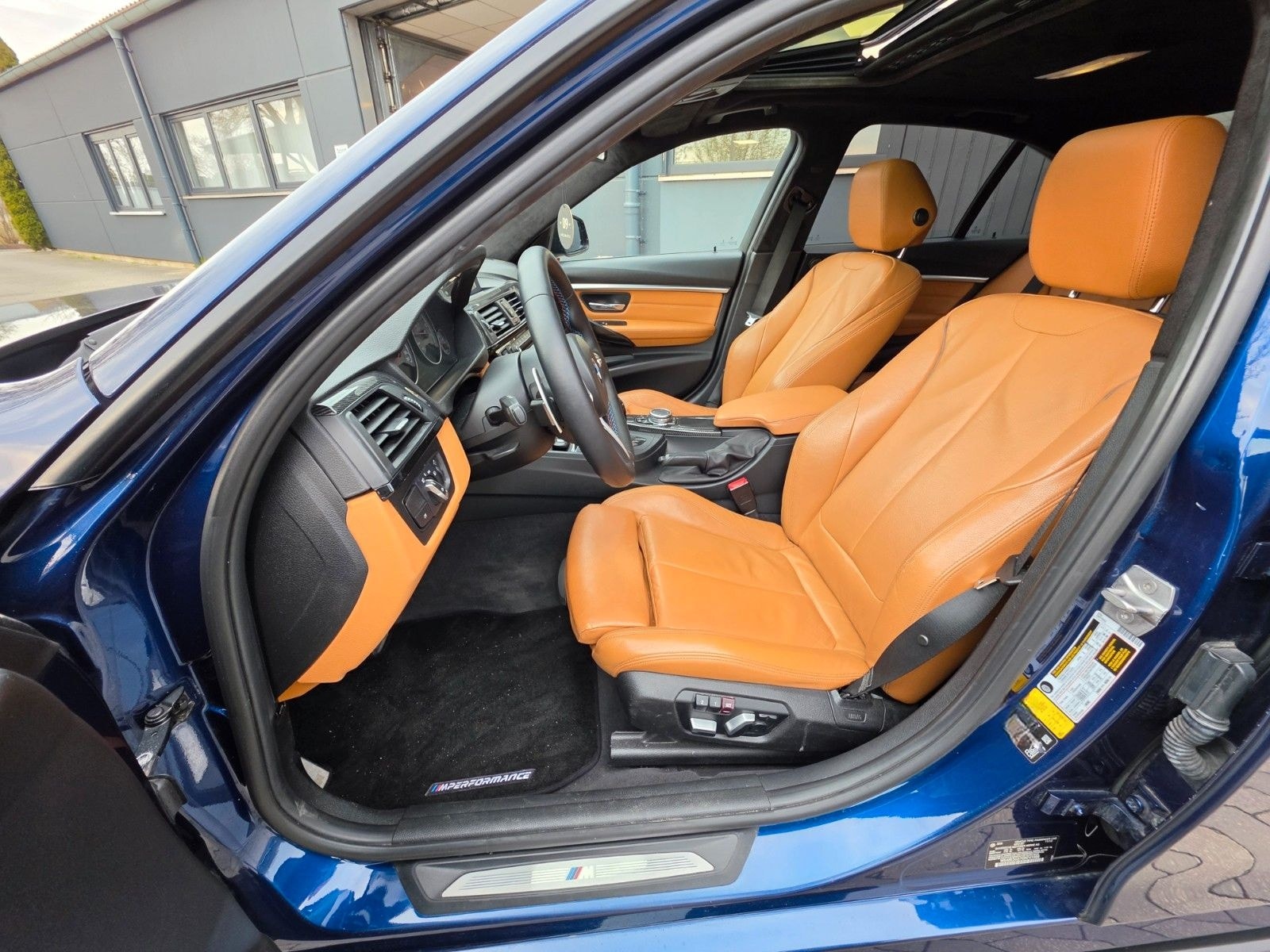 BMW 320i xDrive M Sport*Carbon*LED*Alcantara Dachhim foto 14