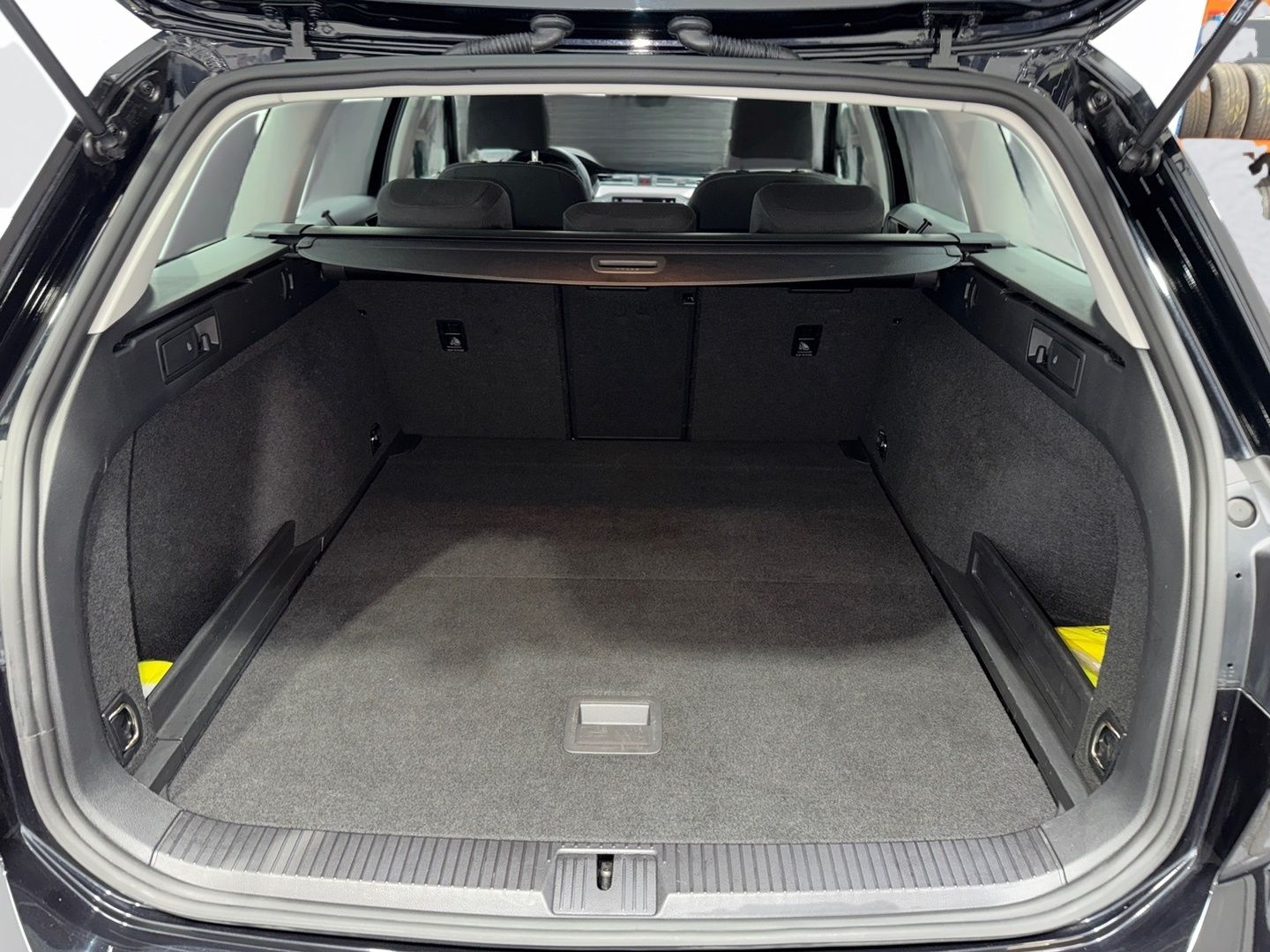 Volkswagen Passat Variant 2.0 TDI DSG NAVIGATION KAMERA SHZ foto 8