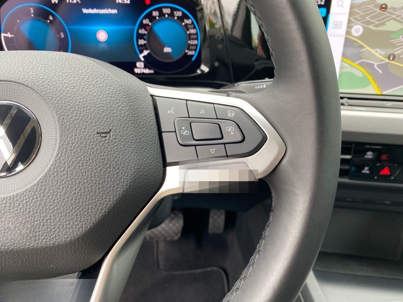 Volkswagen Golf VIII 2.0 TDI DSG Life NAVI ACC AHK KAM foto 13