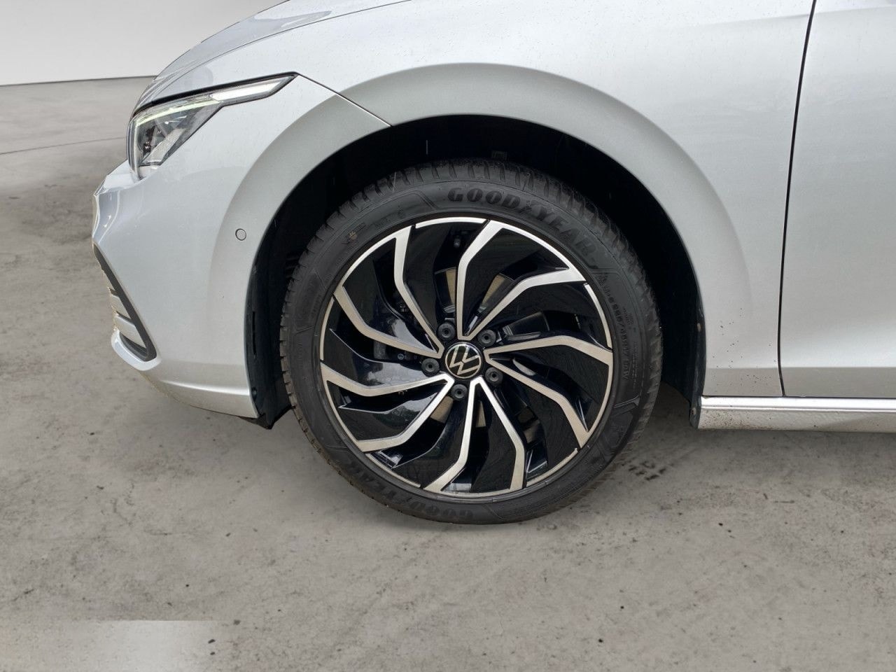 Volkswagen Golf VIII 2.0 TDI DSG Life NAVI ACC AHK KAM foto 15