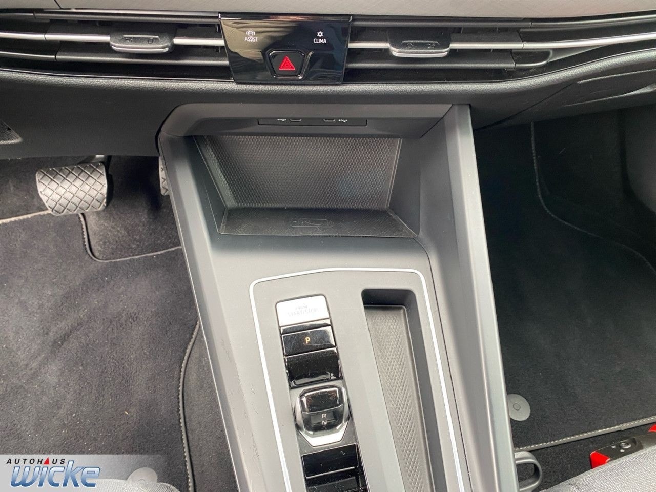 Volkswagen Golf VIII 2.0 TDI DSG Life NAVI ACC AHK KAM foto 7