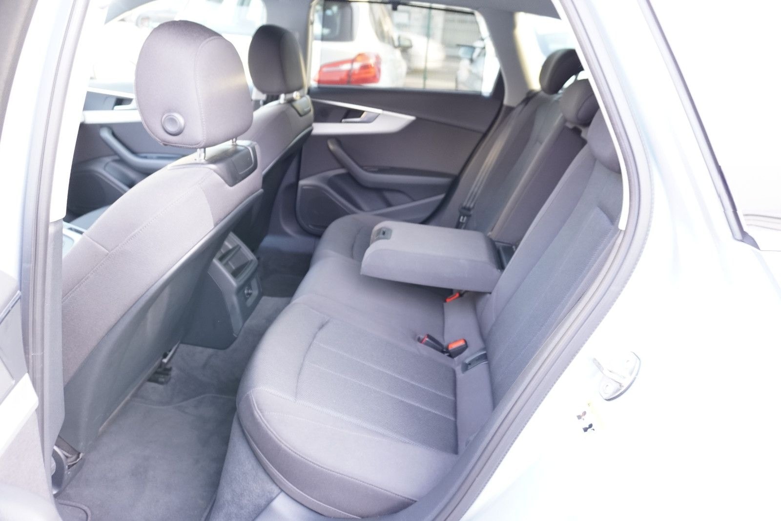 Audi A4 Avant 35 TDI *Automatik*Navi* foto 19