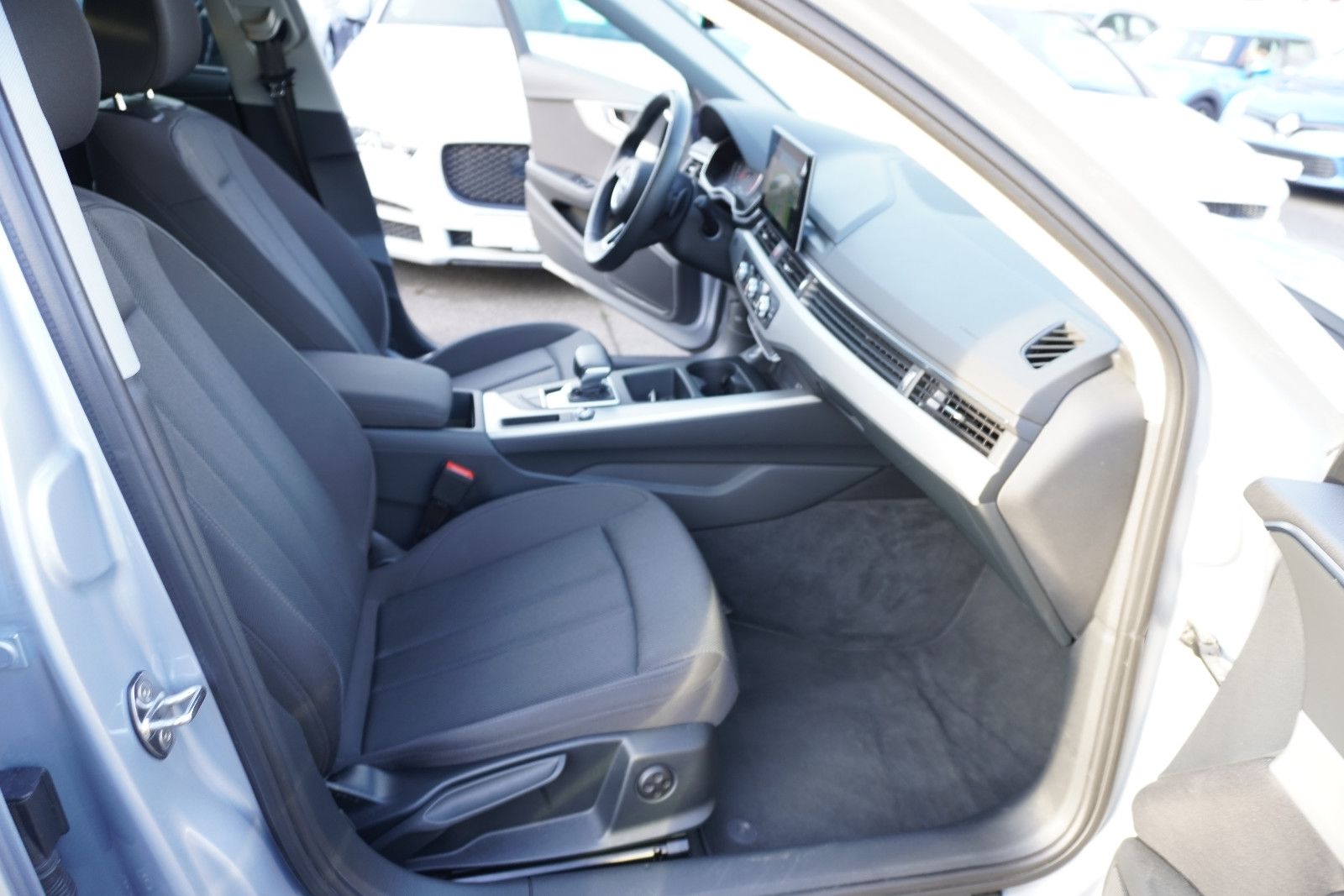 Audi A4 Avant 35 TDI *Automatik*Navi* foto 21