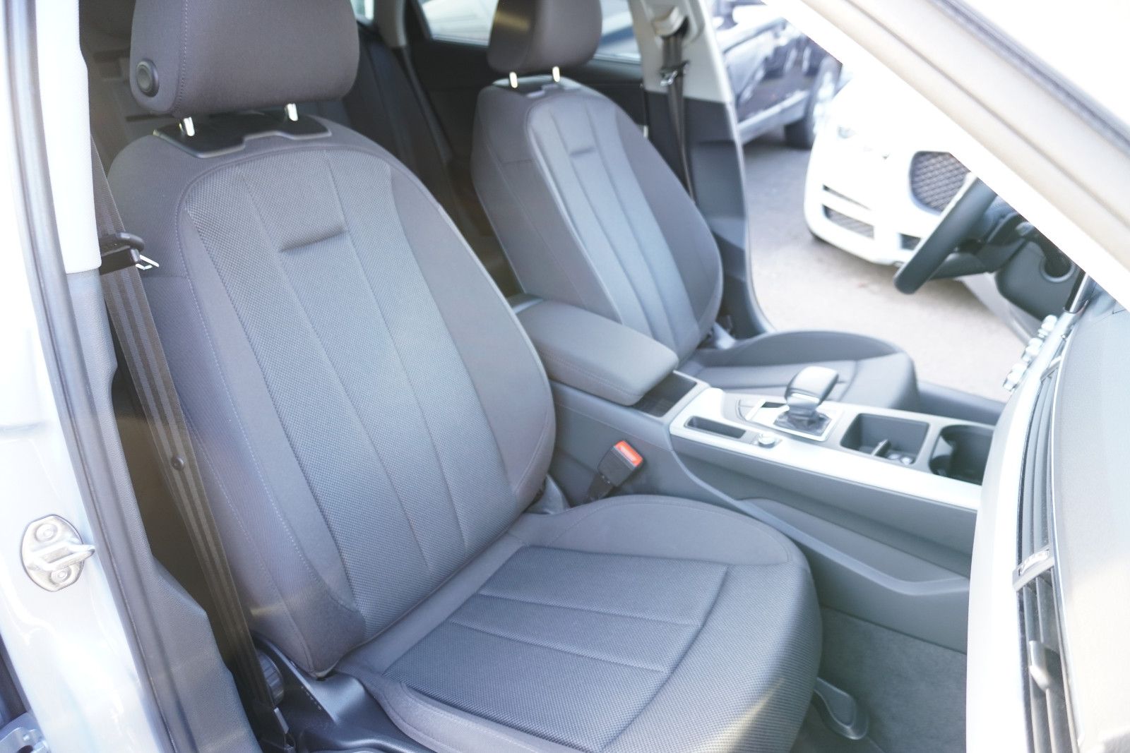 Audi A4 Avant 35 TDI *Automatik*Navi* foto 23