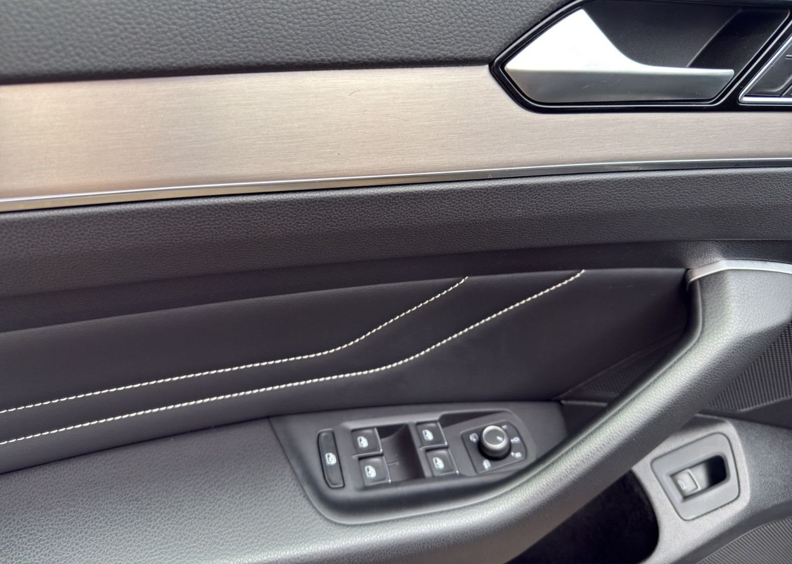 Volkswagen Passat Variant 2.0 TDI Elegance foto 11