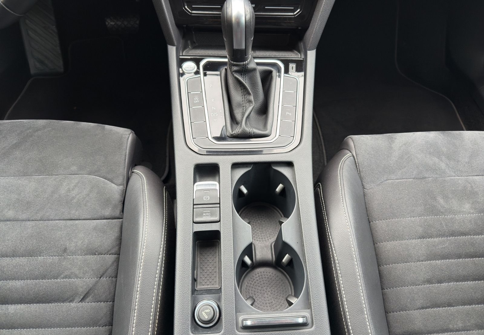 Volkswagen Passat Variant 2.0 TDI Elegance foto 14