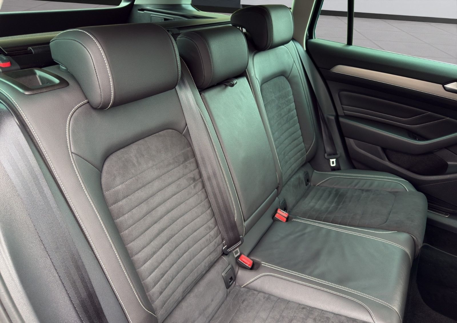 Volkswagen Passat Variant 2.0 TDI Elegance foto 20