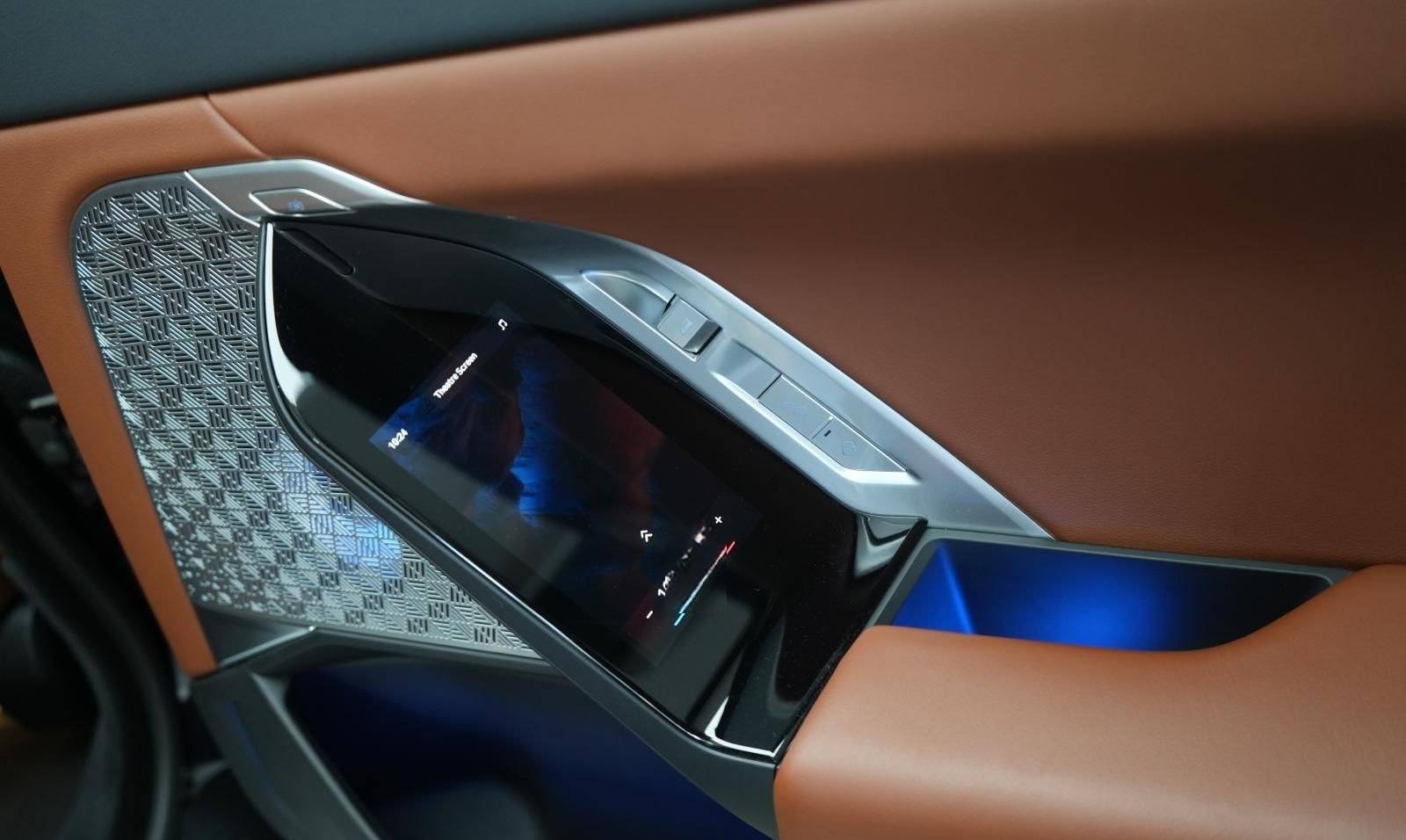 BMW i7 M70 xDrive TheatreScreen/SkyLounge/HUD/B&W/Li foto 12