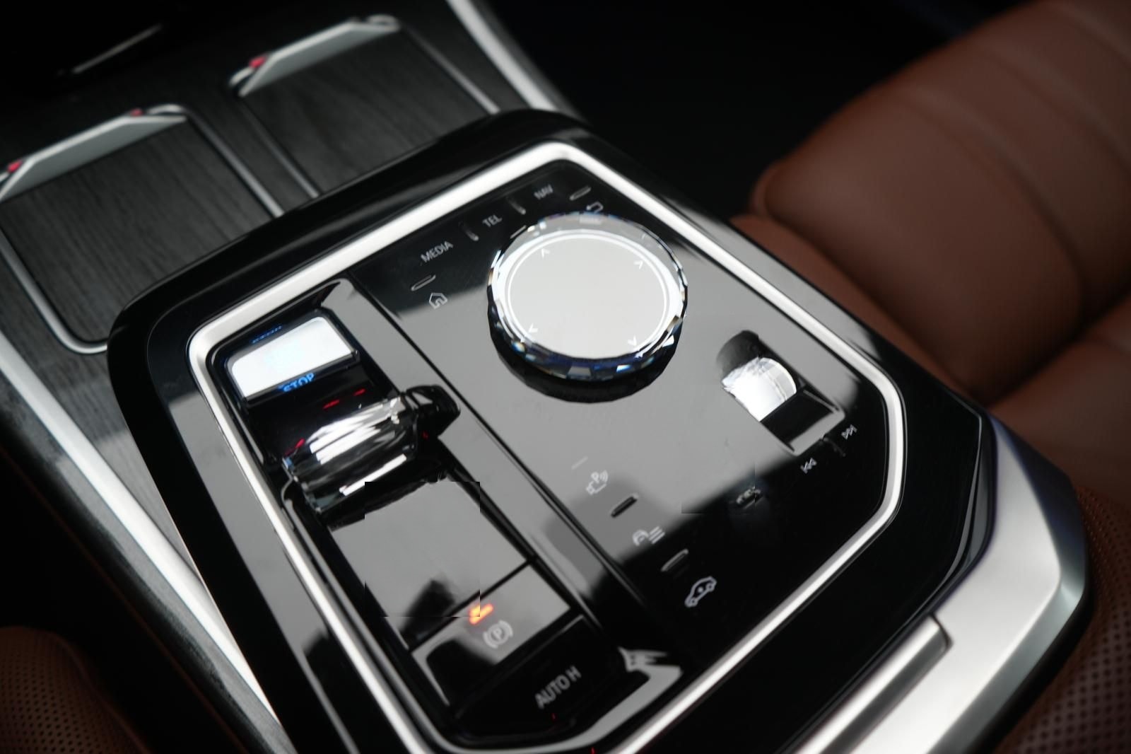 BMW i7 M70 xDrive TheatreScreen/SkyLounge/HUD/B&W/Li foto 22