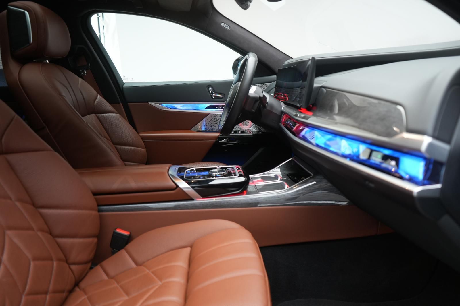 BMW i7 M70 xDrive TheatreScreen/SkyLounge/HUD/B&W/Li foto 6