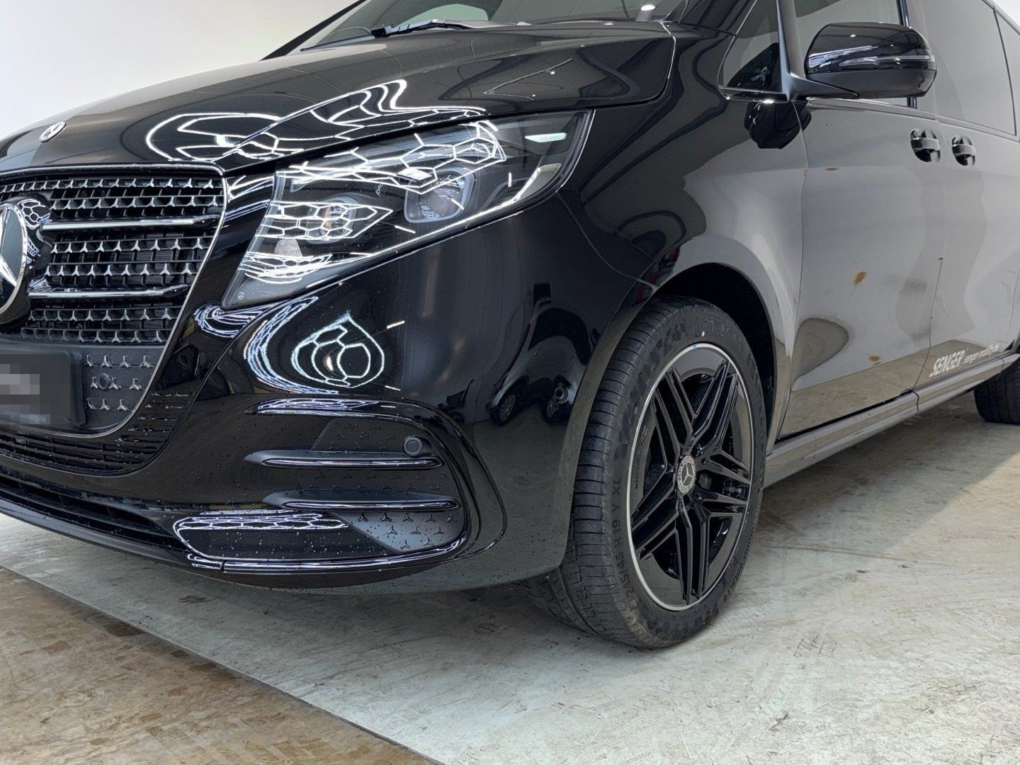 Mercedes-Benz V 300 d 4MATIC AVANTGARDE Extralang AMG Distr. foto 7