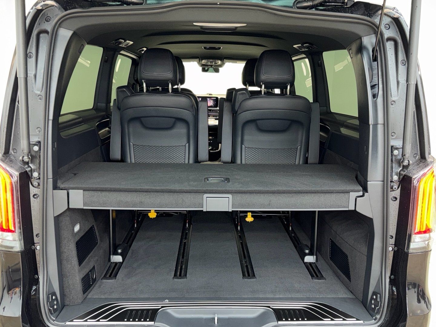 Mercedes-Benz V 300 d 4MATIC AVANTGARDE Extralang AMG Distr. foto 16