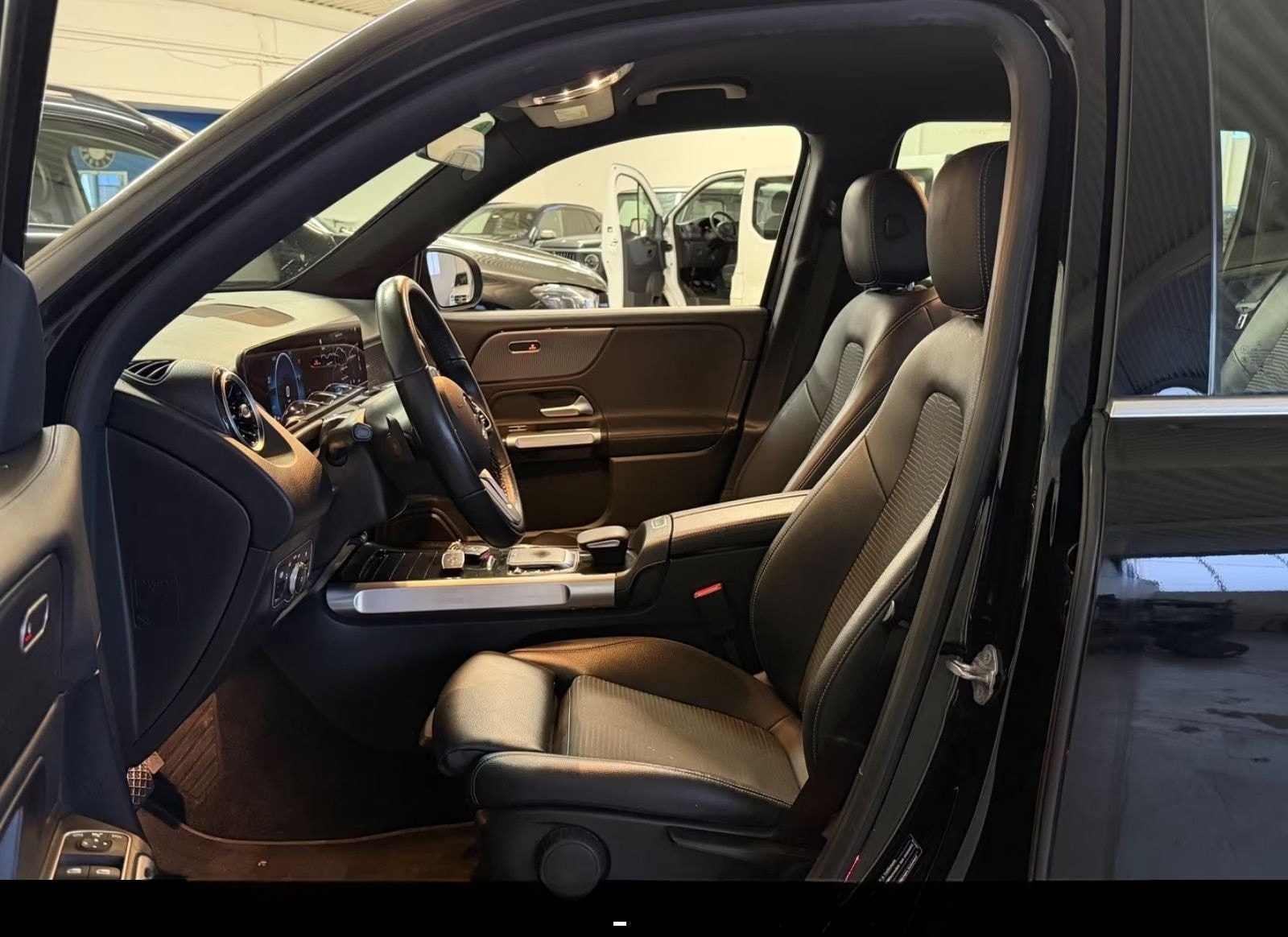 Mercedes-Benz GLB 200d 8G LED Nav DISTRONIK Shz Kam AHK foto 18