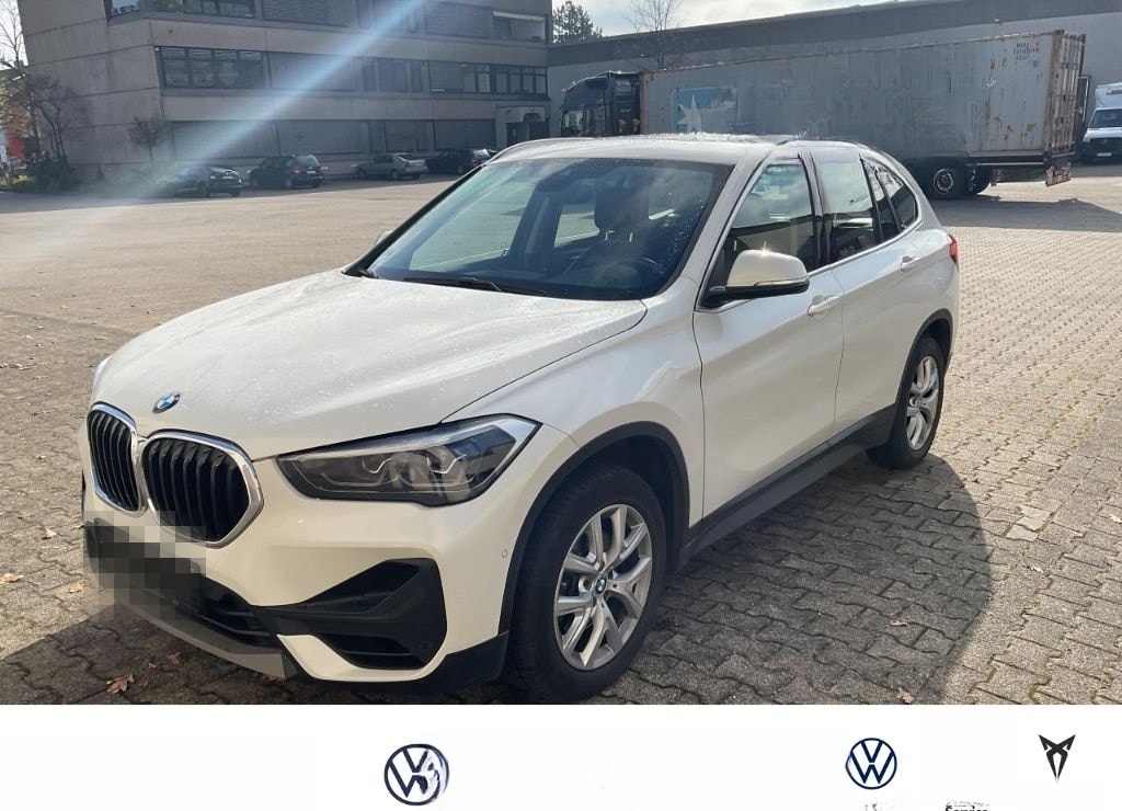 BMW X1 sDrive18i Advantage PANO/NAVI/AHK/PDC+++ foto 1