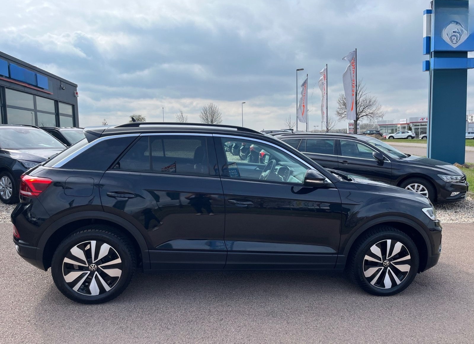 Volkswagen T-Roc Goal mit LED+PDC+NAVI+GARANTIE foto 6