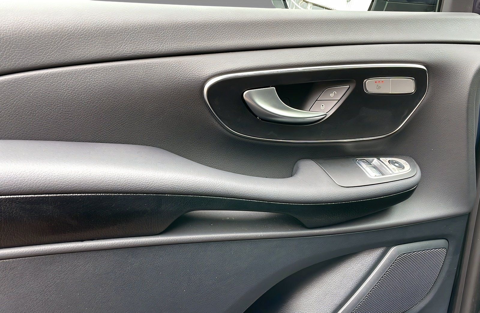 Mercedes-Benz Marco Polo 250 d 4M AMG+DIST+NIGHT+AIRM+AHK+360 foto 14